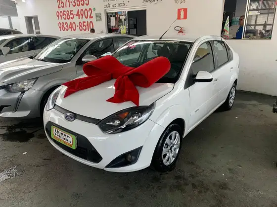 FORD FIESTA 1.6 ROCAM SEDAN 8V FLEX 4P MANUAL FORD FIESTA 1.6 ROCAM SEDAN 8V FLEX 4P MANUAL