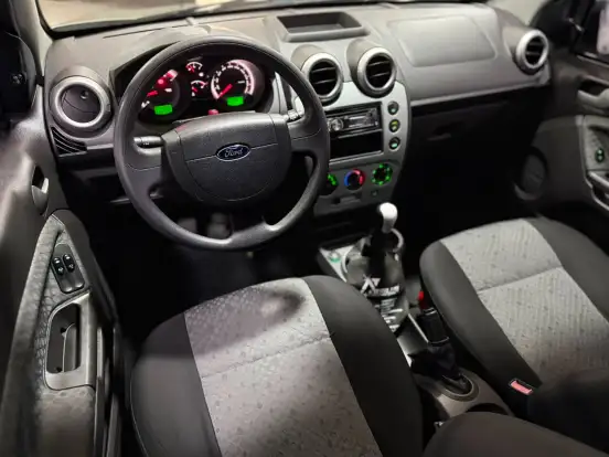 FORD-FIESTA-2012