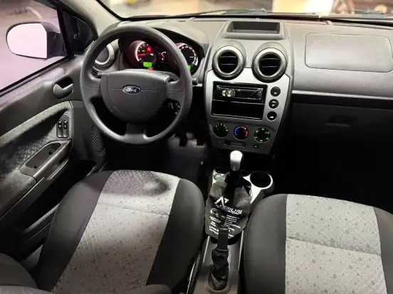 FORD-FIESTA-2012