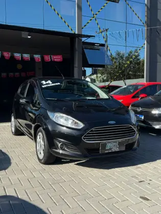 FORD FIESTA 1.6 SE HATCH 16V FLEX 4P POWERSHIFT FORD FIESTA 1.6 SE HATCH 16V FLEX 4P POWERSHIFT
