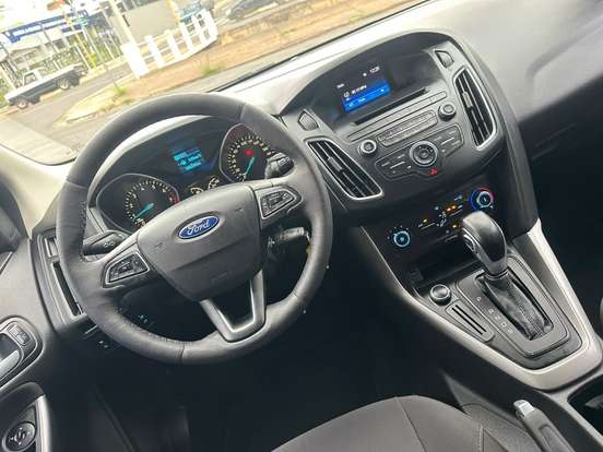 FORD-FOCUS-1.6 SE 16V FLEX 4P POWERSHIFT FORD-FOCUS-2015