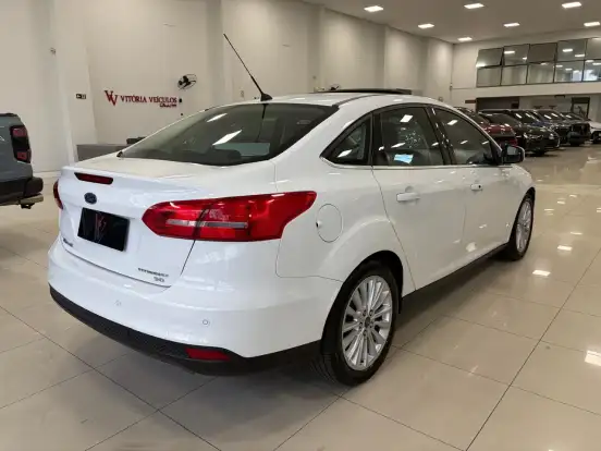FORD-FOCUS-2017