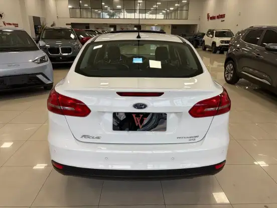 FORD-FOCUS-2017