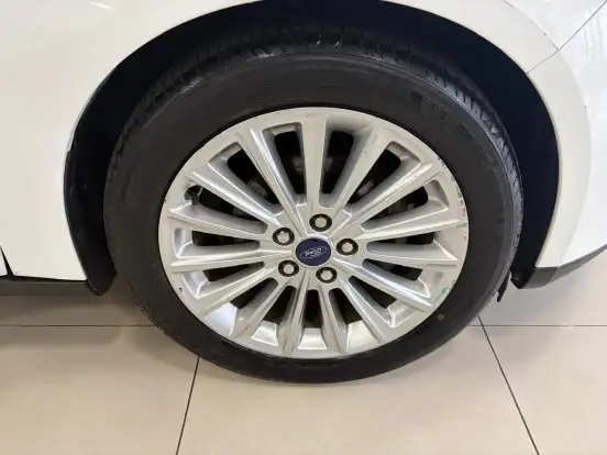 FORD-FOCUS-2017