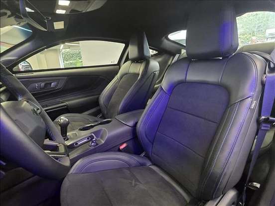 FORD-MUSTANG-2025