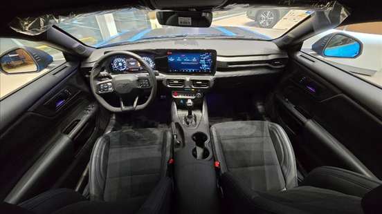 FORD-MUSTANG-2025