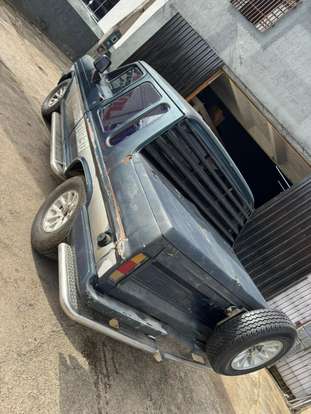 FORD-F-1000-1989