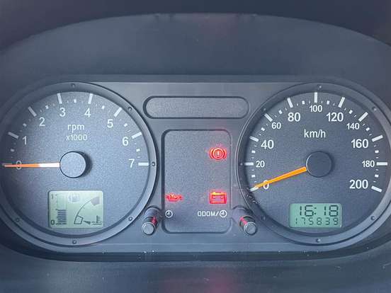 FORD-FIESTA-1.0 MPI 8V GASOLINA 4P MANUAL FORD-FIESTA-2004