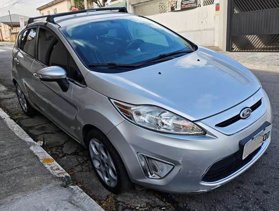 FORD-FIESTA-2011