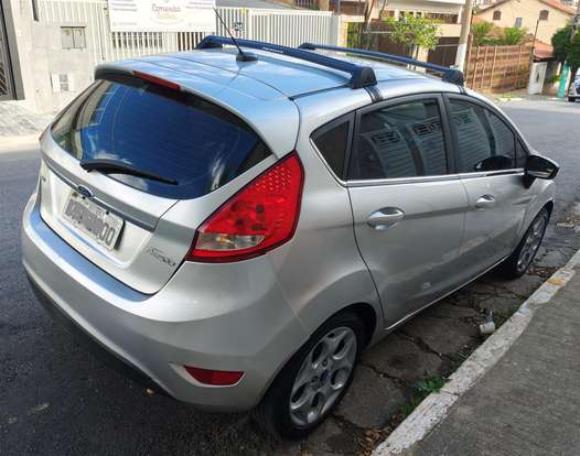 FORD-FIESTA-2011