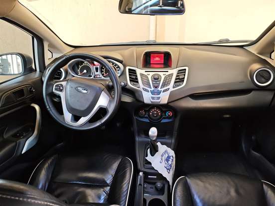 FORD-FIESTA-2011