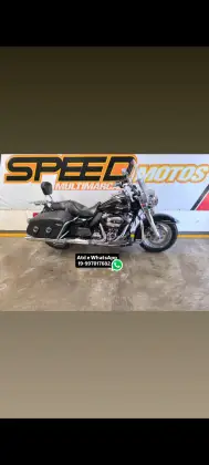 HARLEY-DAVIDSON ROAD KING CLASSIC 
