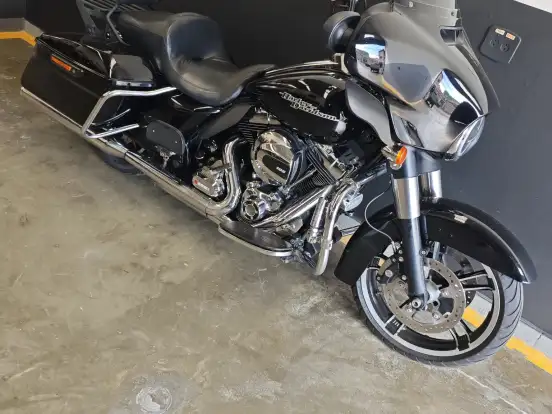 HARLEY-DAVIDSON-STREET GLIDE SPECIAL HARLEY-DAVIDSON-STREET GLIDE SPECIAL-2015