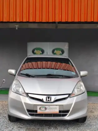 HONDA FIT 1.4 LX 16V FLEX 4P MANUAL HONDA FIT 1.4 LX 16V FLEX 4P MANUAL