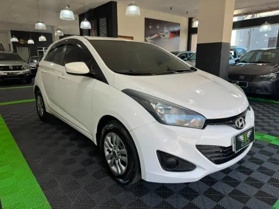 HYUNDAI HB20 1.6 COMFORT PLUS 16V FLEX 4P MANUAL HYUNDAI HB20 1.6 COMFORT PLUS 16V FLEX 4P MANUAL