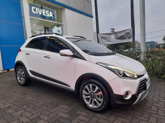 HYUNDAI HB20X 1.6 16V PREMIUM FLEX 4P AUTOMÁTICO HYUNDAI HB20X 1.6 16V PREMIUM FLEX 4P AUTOMÁTICO