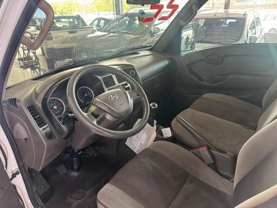 HYUNDAI-HR-2.5 LONGO SEM CAÇAMBA 4X2 16V 130CV TURBO INTERCOOLER DIESEL 2P MANUAL HYUNDAI-HR-2020