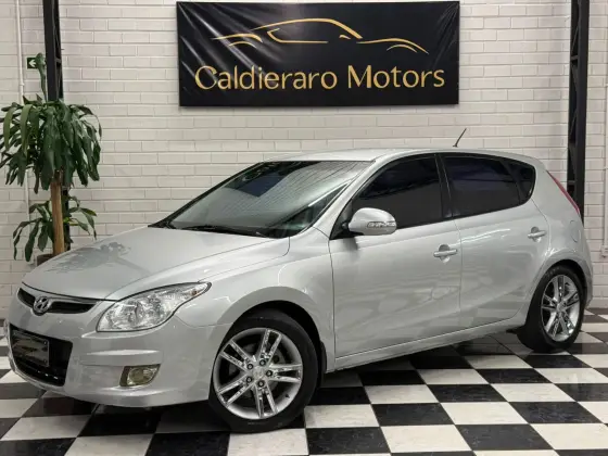 HYUNDAI I30 2.0 MPFI GLS 16V GASOLINA 4P AUTOMÁTICO HYUNDAI I30 2.0 MPFI GLS 16V GASOLINA 4P AUTOMÁTICO