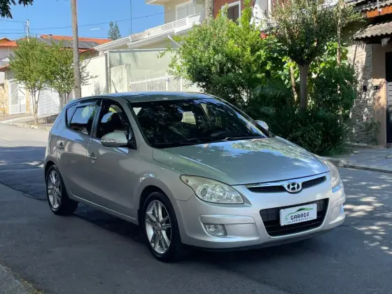 HYUNDAI I30 2.0 MPI 16V GASOLINA 4P AUTOMÁTICO HYUNDAI I30 2.0 MPI 16V GASOLINA 4P AUTOMÁTICO