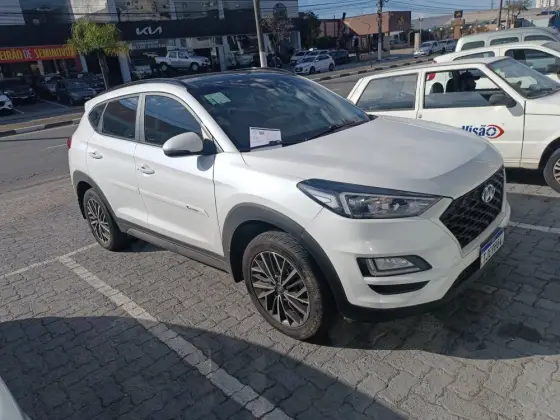 HYUNDAI TUCSON 1.6 16V T-GDI GASOLINA GLS ECOSHIFT HYUNDAI TUCSON 1.6 16V T-GDI GASOLINA GLS ECOSHIFT