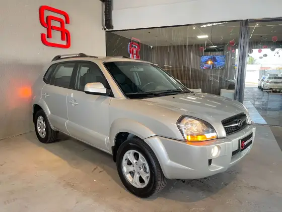 HYUNDAI TUCSON 2.0 MPFI GL 16V 142CV 2WD GASOLINA 4P MANUAL HYUNDAI TUCSON 2.0 MPFI GL 16V 142CV 2WD GASOLINA 4P MANUAL