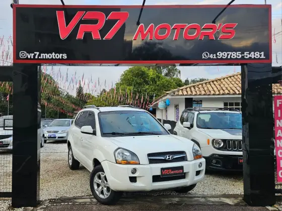 HYUNDAI TUCSON 2.0 MPFI GLS 16V 143CV 2WD FLEX 4P AUTOMÁTICO HYUNDAI TUCSON 2.0 MPFI GLS 16V 143CV 2WD FLEX 4P AUTOMÁTICO