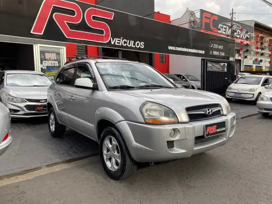 HYUNDAI TUCSON 2.0 MPFI GLS 16V 143CV 2WD FLEX 4P AUTOMÁTICO HYUNDAI TUCSON 2.0 MPFI GLS 16V 143CV 2WD FLEX 4P AUTOMÁTICO