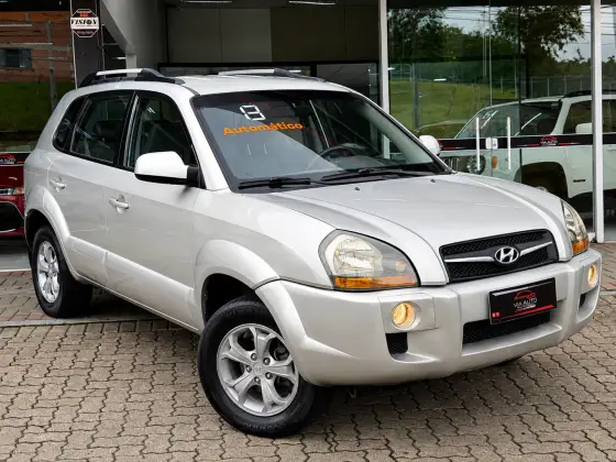 HYUNDAI TUCSON 2.0 MPFI GLS 16V 143CV 2WD GASOLINA 4P AUTOMÁTICO HYUNDAI TUCSON 2.0 MPFI GLS 16V 143CV 2WD GASOLINA 4P AUTOMÁTICO
