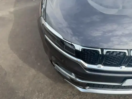 JEEP-COMMANDER-2023