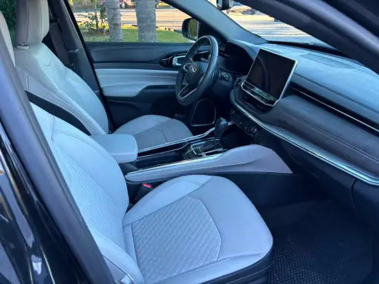 JEEP-COMMANDER-2.0 TD380 TURBO DIESEL OVERLAND AT9 JEEP-COMMANDER-2022