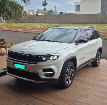 JEEP-COMMANDER-2023
