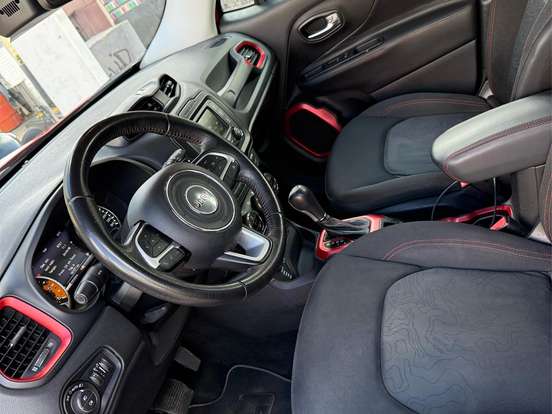 JEEP-RENEGADE-2.0 16V TURBO DIESEL TRAILHAWK 4P 4X4 AUTOMÁTICO JEEP-RENEGADE-2015