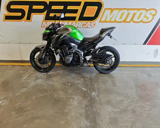 KAWASAKI-Z900-2020