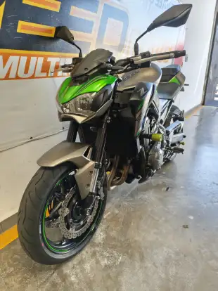 KAWASAKI-Z900-2020