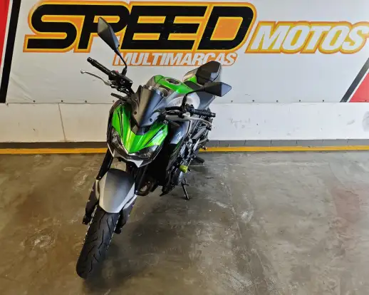 KAWASAKI-Z900-2020