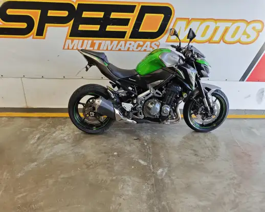 KAWASAKI-Z900-2020