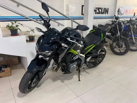 KAWASAKI Z900 KAWASAKI Z900