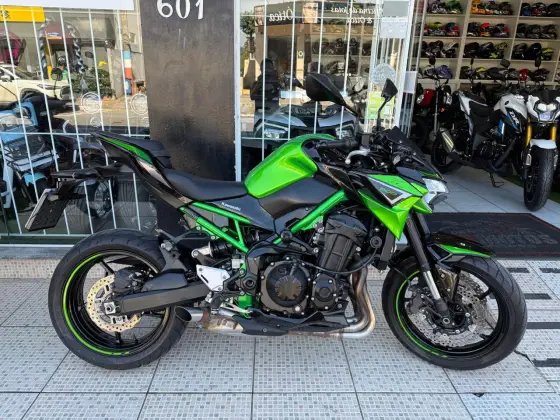 KAWASAKI Z900 KAWASAKI Z900