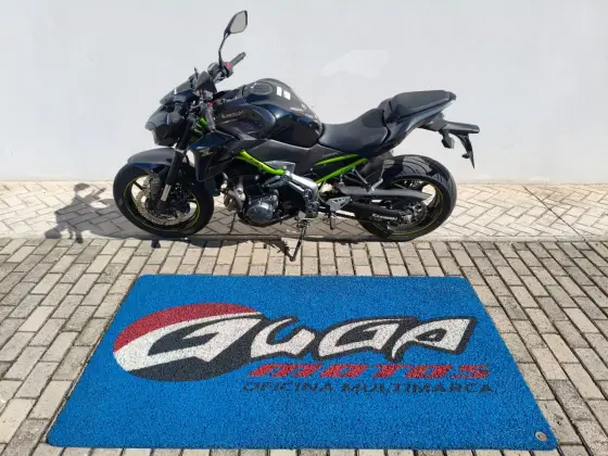 KAWASAKI Z900 