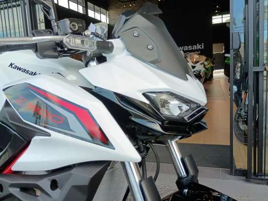KAWASAKI-Z500 SE KAWASAKI-Z500 SE-2026