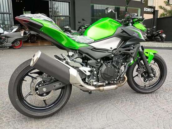 KAWASAKI-Z500-2026