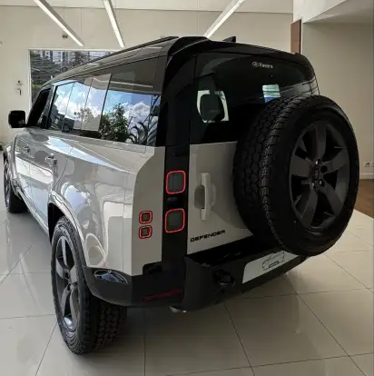 LAND ROVER-DEFENDER-2026