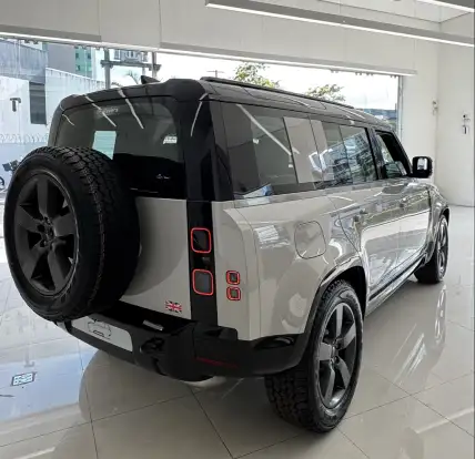 LAND ROVER-DEFENDER-2026