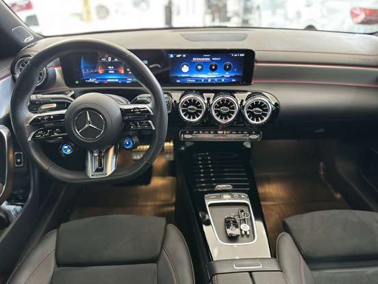 MERCEDES-BENZ-CLA 35 AMG-2025