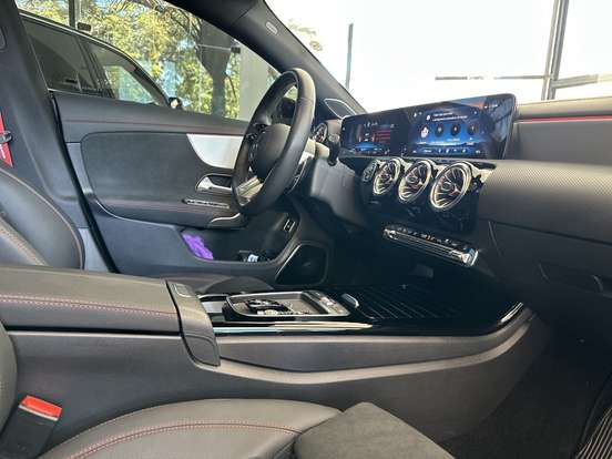 MERCEDES-BENZ-CLA 35 AMG-2.0 MHEV 4MATIC 8G-DCT MERCEDES-BENZ-CLA 35 AMG-2025