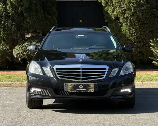 MERCEDES-BENZ-E 500-2010