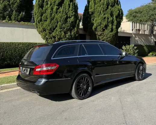 MERCEDES-BENZ-E 500-5.5 V8 GASOLINA TOURING AVANTGARDE 7G-TRONIC MERCEDES-BENZ-E 500-2010