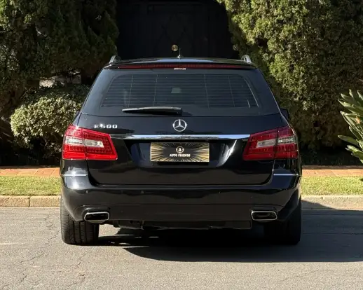 MERCEDES-BENZ-E 500-2010