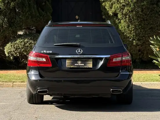 MERCEDES-BENZ-E 500-5.5 V8 GASOLINA TOURING AVANTGARDE 7G-TRONIC MERCEDES-BENZ-E 500-2010