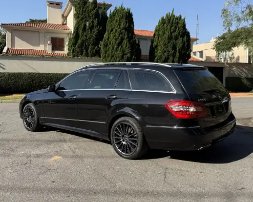 MERCEDES-BENZ-E 500-5.5 V8 GASOLINA TOURING AVANTGARDE 7G-TRONIC MERCEDES-BENZ-E 500-2010